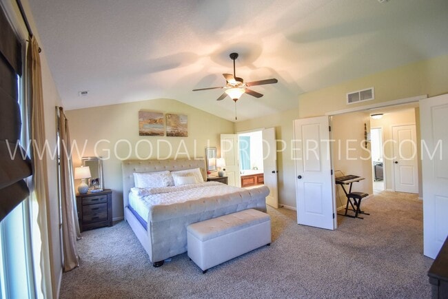 Building Photo - 5 Bedroom Home with Fenced Yard, and 3 Car Garage in Waukee