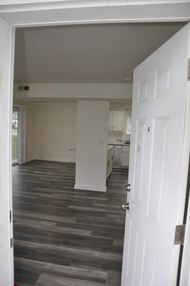 Kitchen / Living Room - 3031 Pacific St