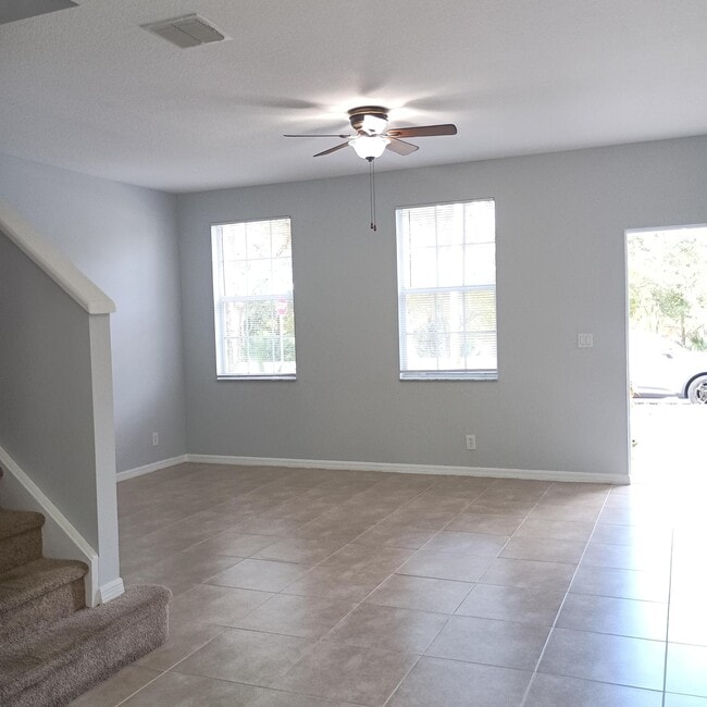 Building Photo - 2410 SE Santos Dr