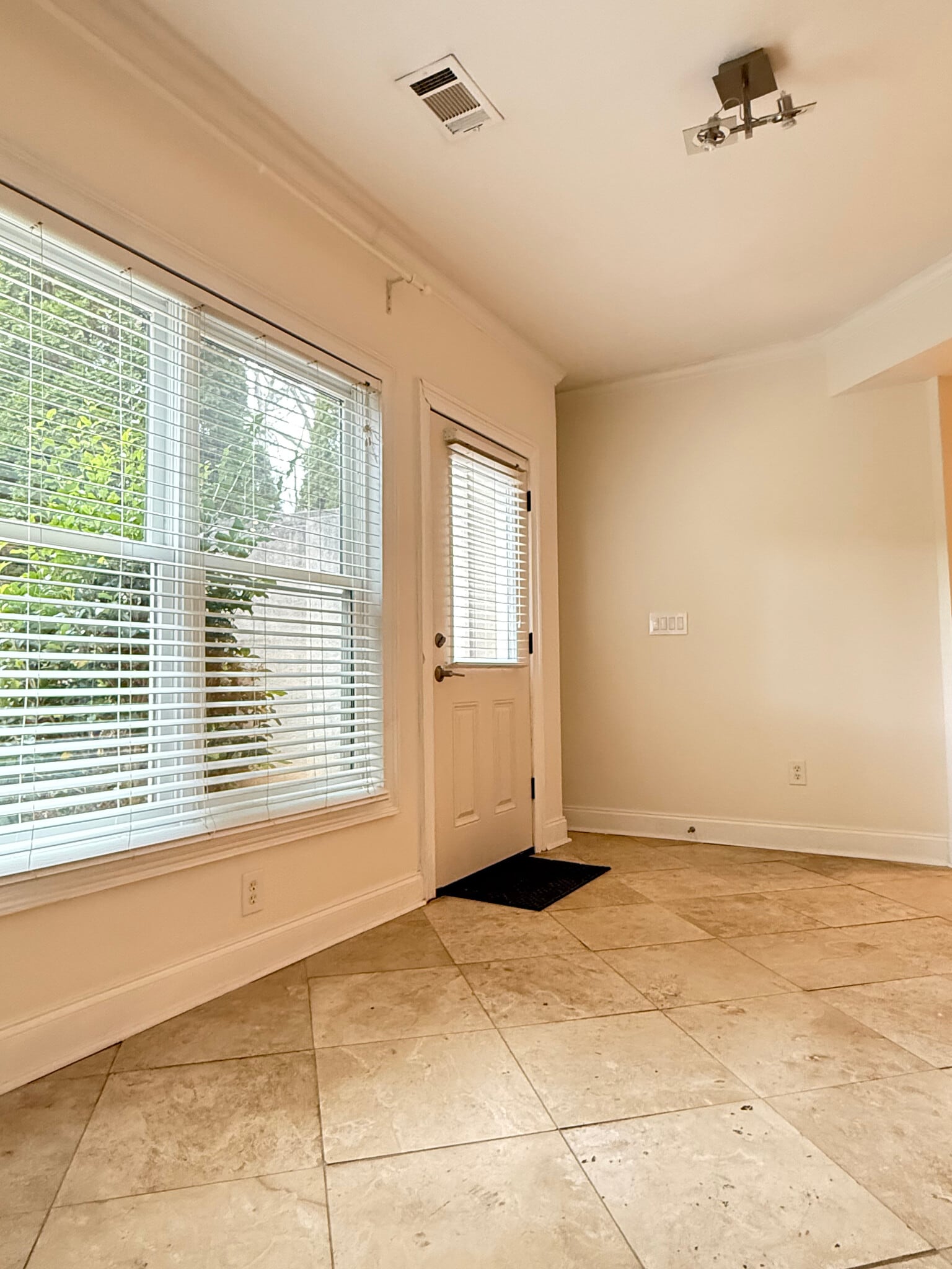 Building Photo - 3930 Paper Mill Rd SE