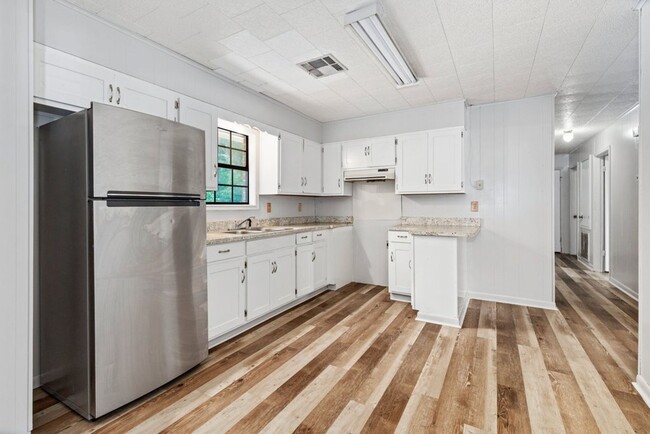Building Photo - Spacious 3/2 home in Kinder