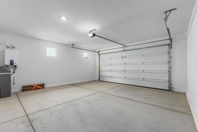 Building Photo - 6949 W Buckhorn Trail