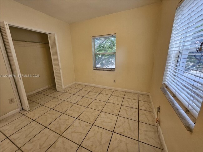 Building Photo - 822 SW 31st Ave