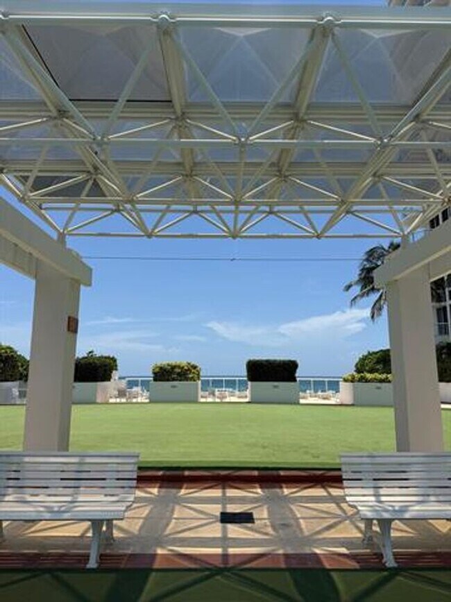 Building Photo - 6365 Collins Ave