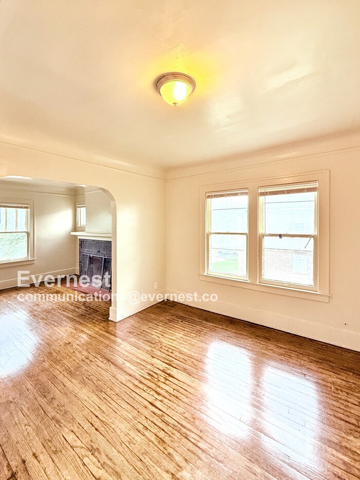 Building Photo - 12021 Stoepel St