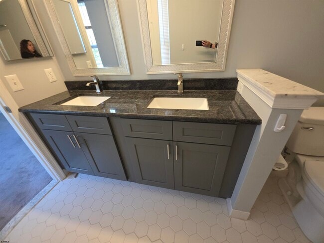 Building Photo - 2 Anchorage Ct