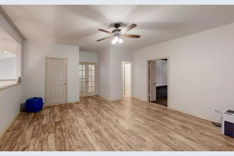 Building Photo - 1312 Cattle Crossing Dr