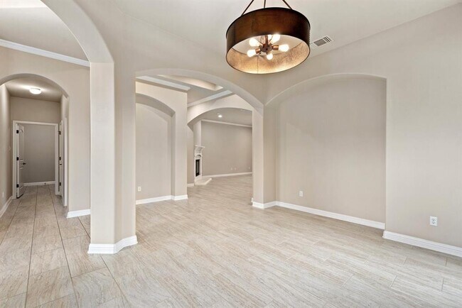 Building Photo - 880 Wild Rose Dr