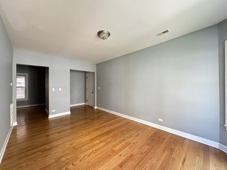 Building Photo - 1640 W Pratt Blvd