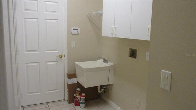 Building Photo - 8807 Oak Landings Ct