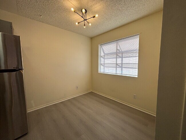 Building Photo - Updated Downstairs 2 Bed | 1 Bath Apartment – Move-In Ready