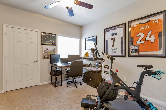 Building Photo - Updated 2 Bedroom, 2 Bath First Level Condo in Gated Community