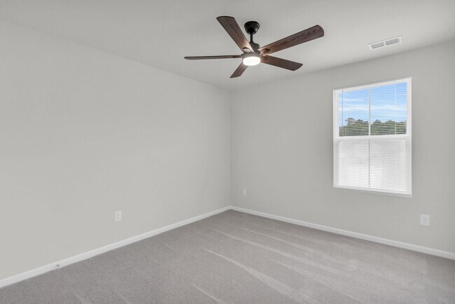 Building Photo - ***MOVE-IN SPECIAL*** $500 OFF OF YOUR FIR...