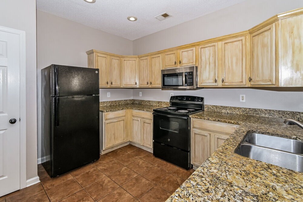 Building Photo - 9915 White Poplar Dr