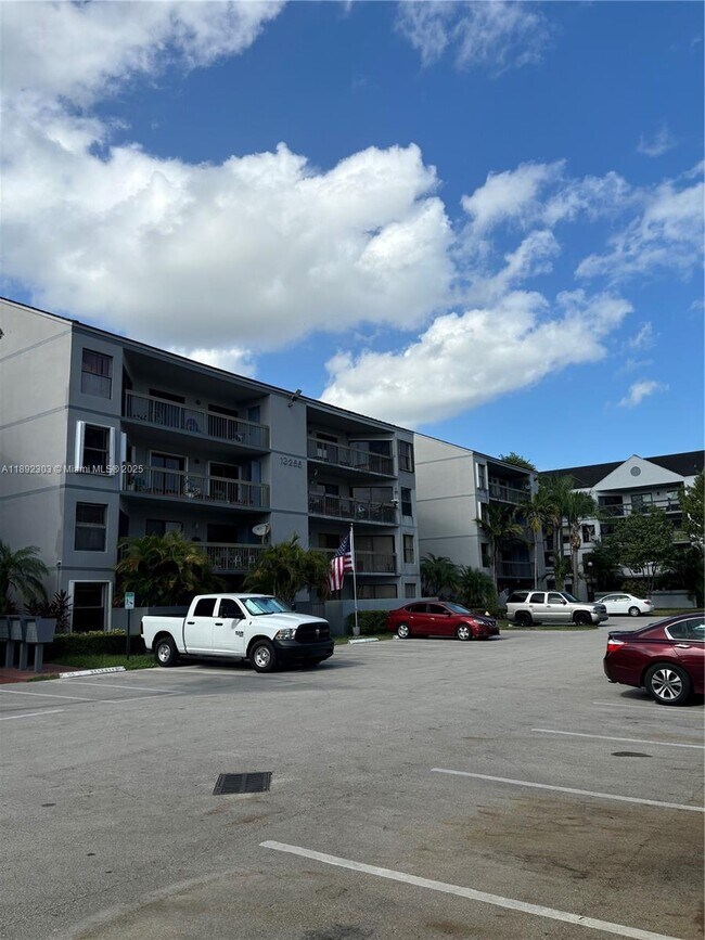 Building Photo - 13255 SW 88th Ln
