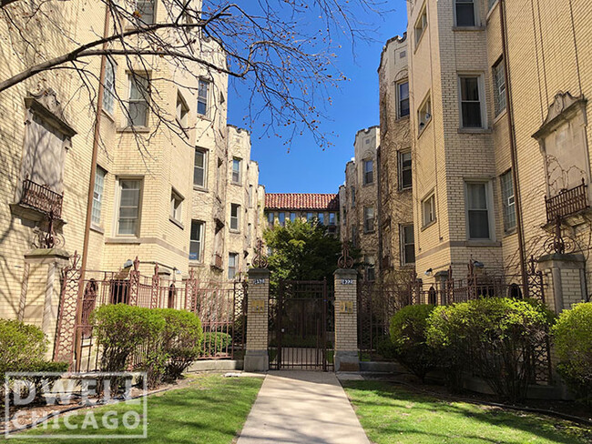 Primary Photo - 130 S Harvey Ave