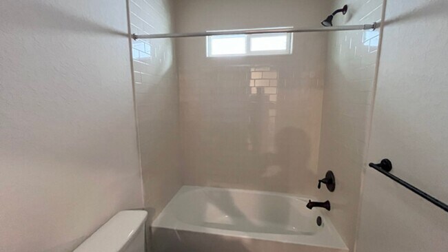 Building Photo - Gorgeous 3-Bed Townhome with Private Yard ...
