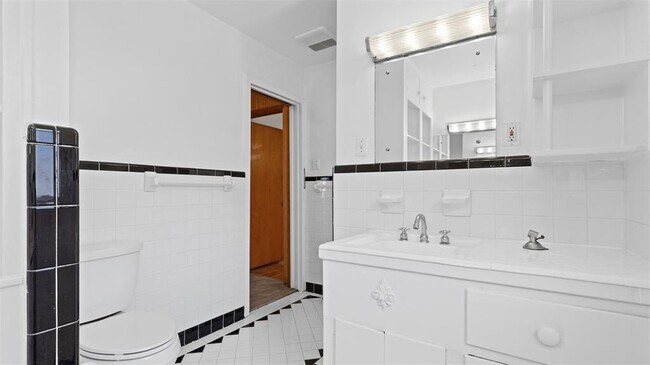 Building Photo - 3751 Maroneal St
