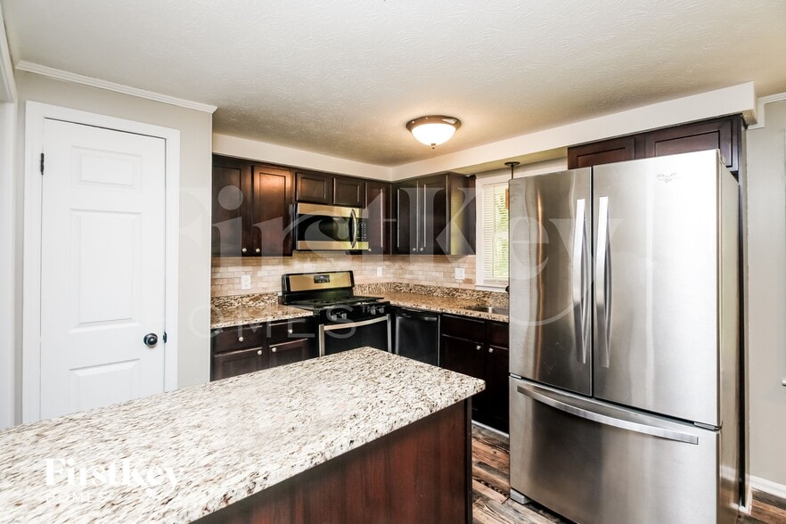 Building Photo - 3548 Birchwood Dr