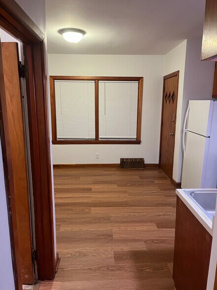 Building Photo - 2806 S Lenox St