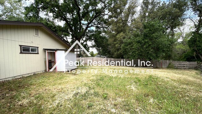 Building Photo - Very Nice 3bd/2ba Citrus Heights Home with 2 Car Garage - Must See!