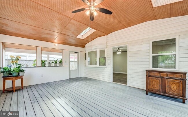 Building Photo - 4005 Lees Corner Rd