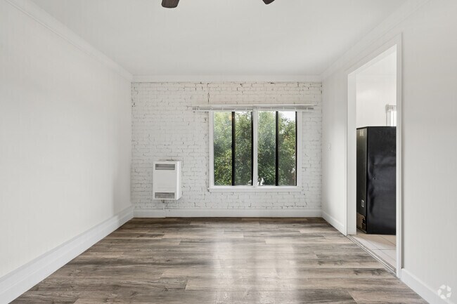 1BR, 1BA - 630SF - Dining Room - Mariposa Willows- *** 1 FREE MONTH ***