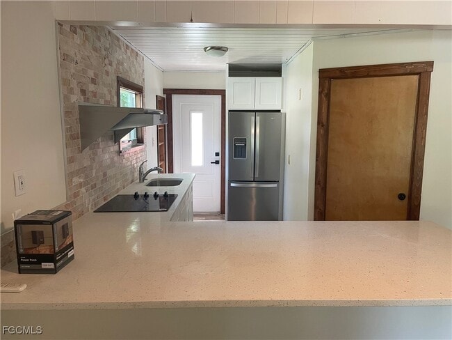 Building Photo - 784 Oak St