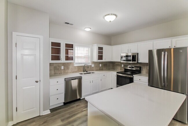 Building Photo - 8565 Griffin Park Dr