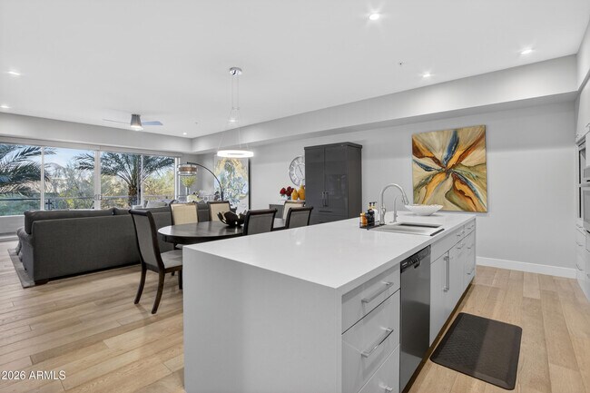 Building Photo - 16580 N 92nd St