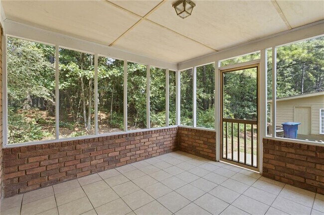 Building Photo - 432 Charleston Ln
