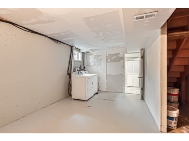 Building Photo - 3066 S Wolff St