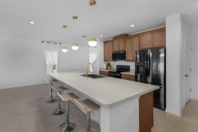 Building Photo - 5253 Royal Point Ave