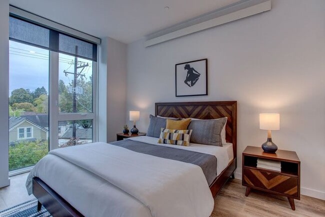 Building Photo - Luxury One Bedroom on Division near Salt &...