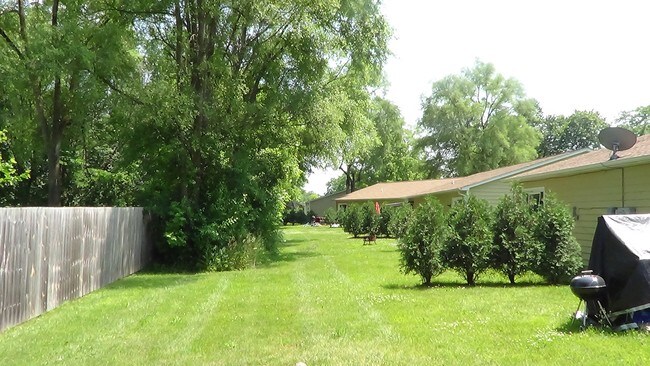 Building Photo - 416-446 Wisconsin