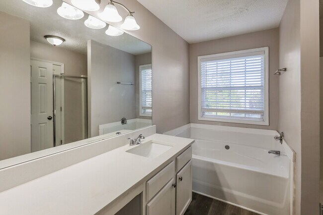 Building Photo - 11772 Registry Blvd