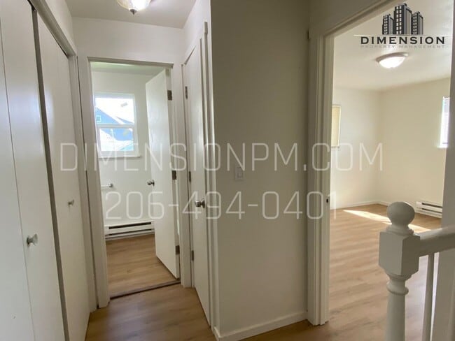 Building Photo - Sheridan Duplex