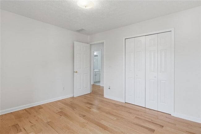 Building Photo - 2123 Beacon Crest Dr