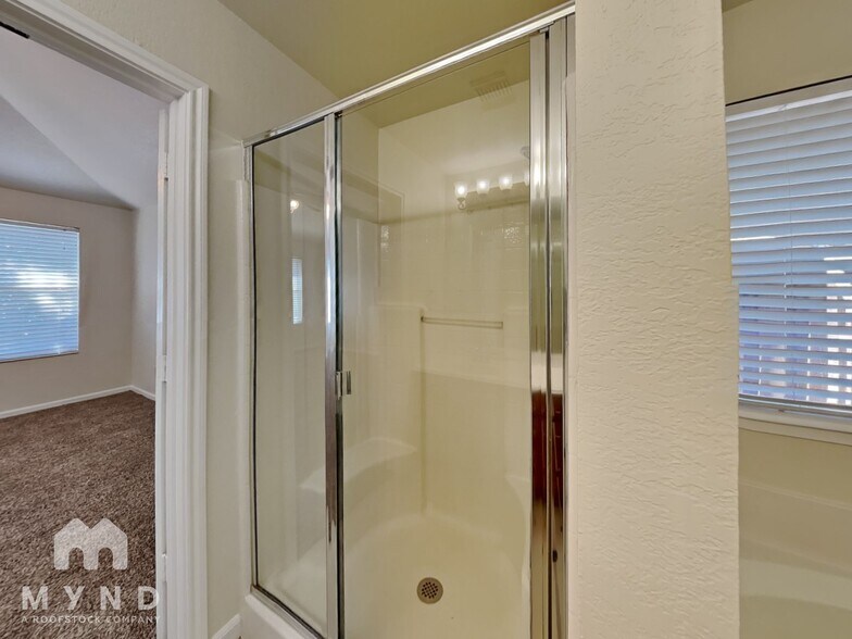 Building Photo - 6513 Sierra Madre Dr