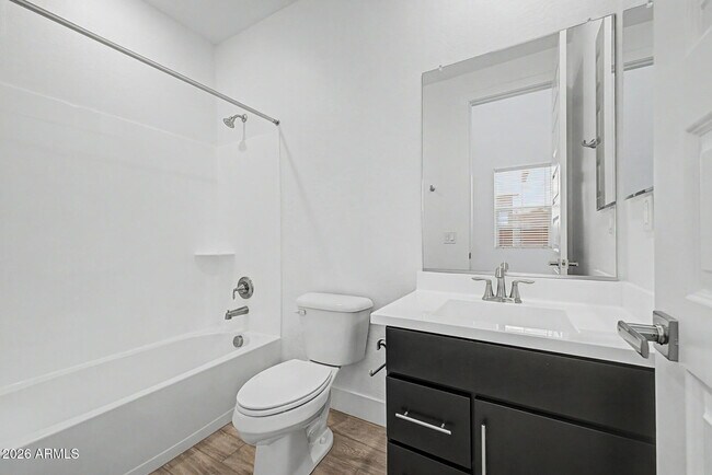 Building Photo - 21505 E Sparrow Dr