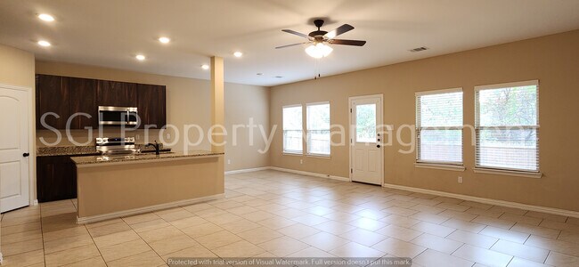 Building Photo - 4 Bedroom Home Ready for Move in!
