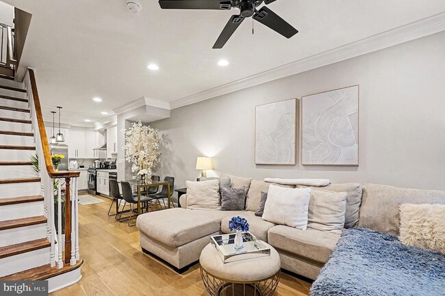 Building Photo - 443 S Robinson St