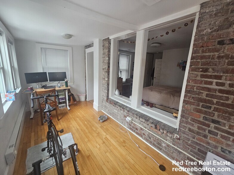 Building Photo - 7 Riverside Pl