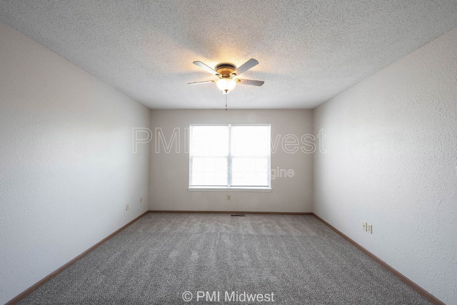 Building Photo - 10325 Liverpool Way