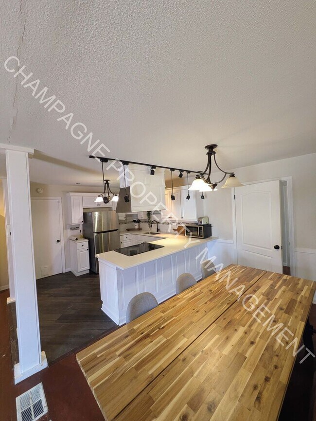 Building Photo - Single Family Home in KC