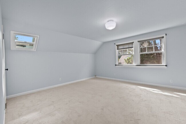 Building Photo - 6214 24th Ave NE