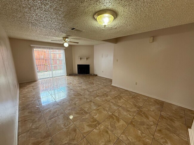 Building Photo - 8911-8913 GSRI Ave