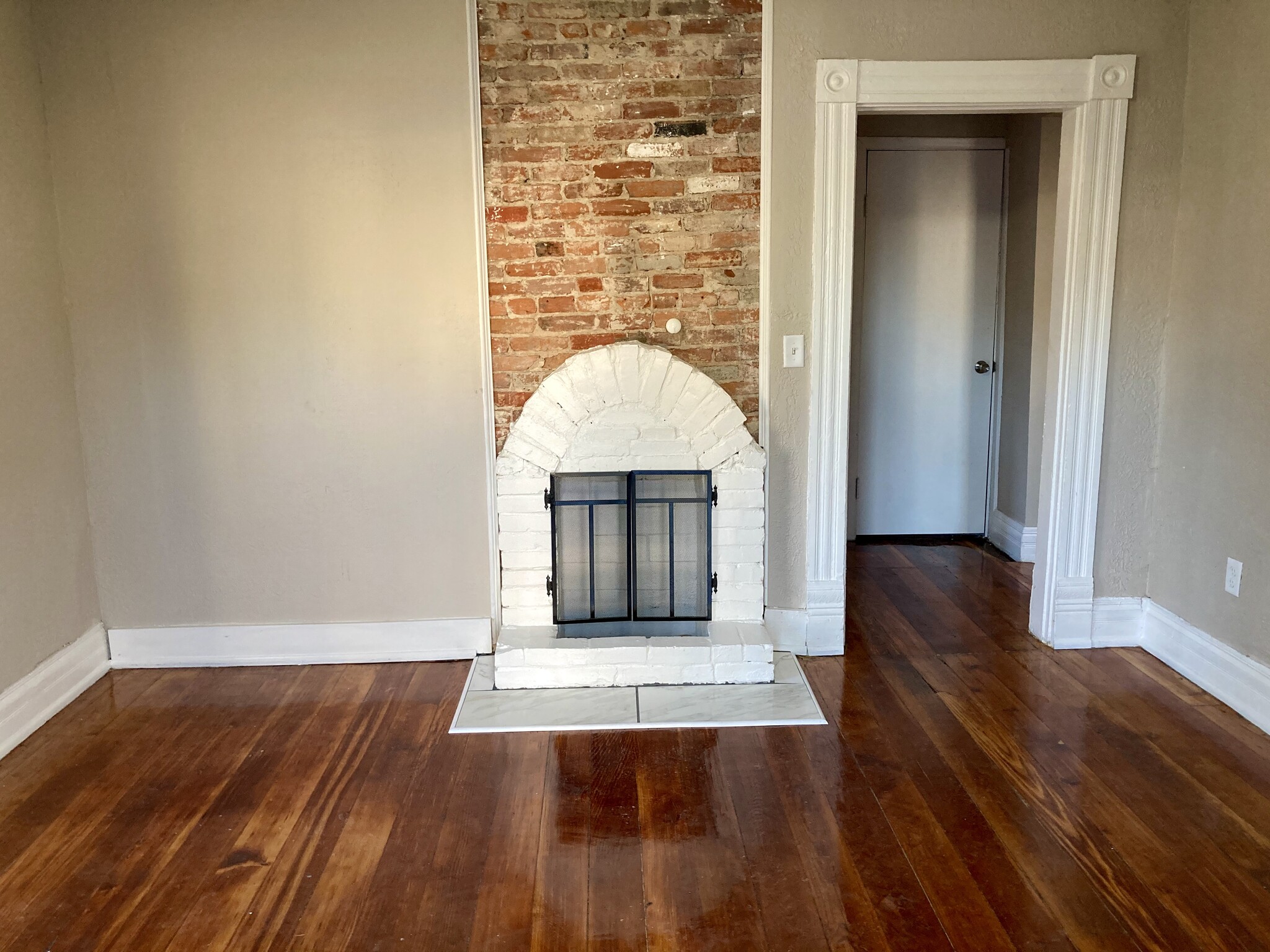 Living Room - 601 N Maple Street