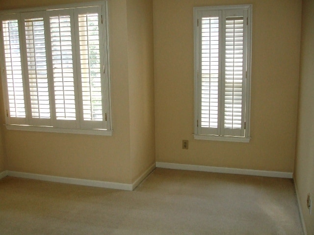 Building Photo - 2562 Oakwood Trce