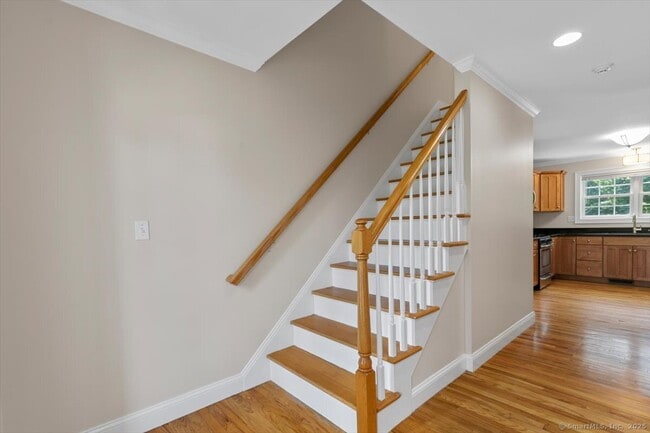 Building Photo - 400 Burr St